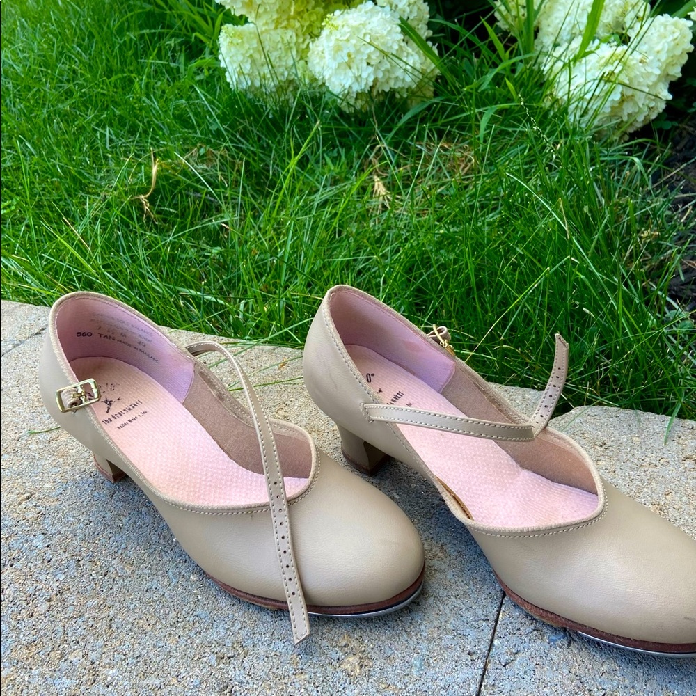 Tap shoes 2 𝒊𝒏𝒄𝒉 𝒉𝒆𝒆𝒍
